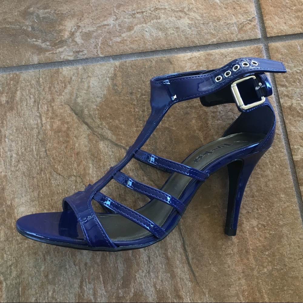 Dark blue heels size 6